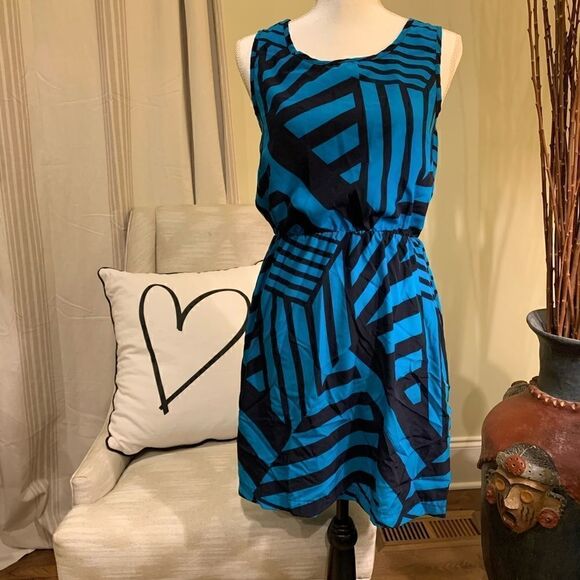 Dina be 100% silk dress 💙 - Picture 2 of 6